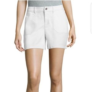 Like new Liz claiborne off white shorts